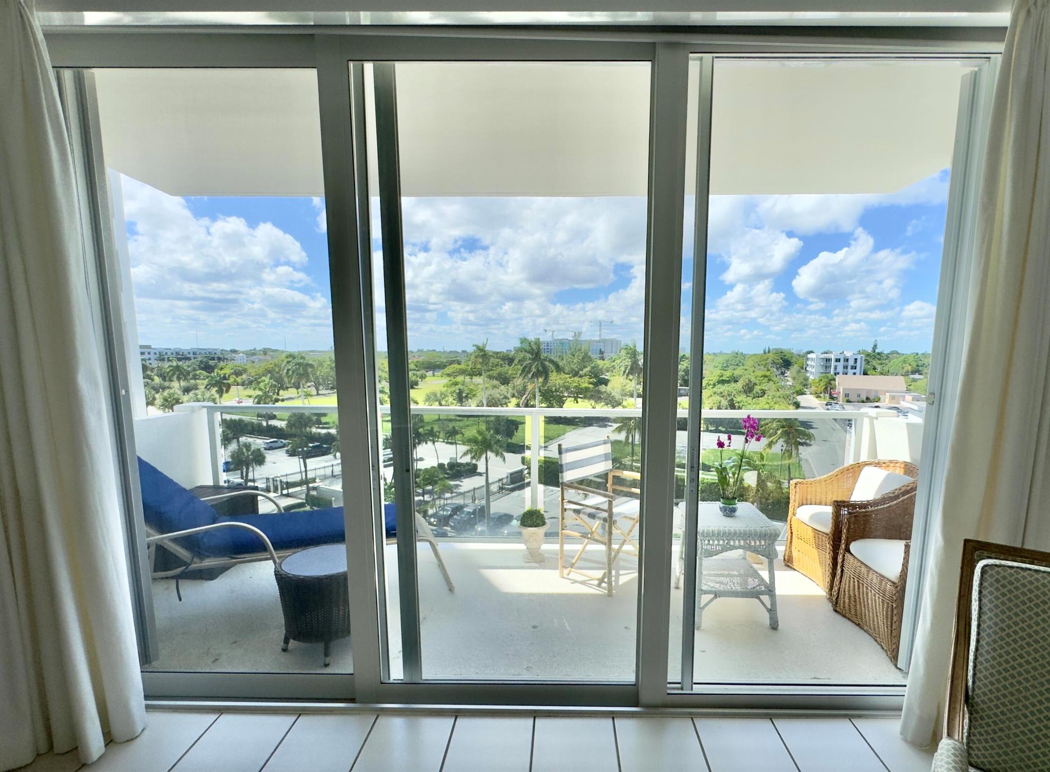 LA FONTANA APTS OF PALM B - Residential Lease