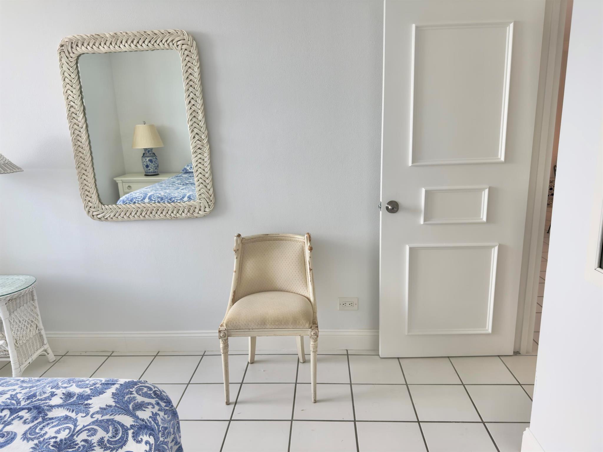 LA FONTANA APTS OF PALM B - Residential Lease