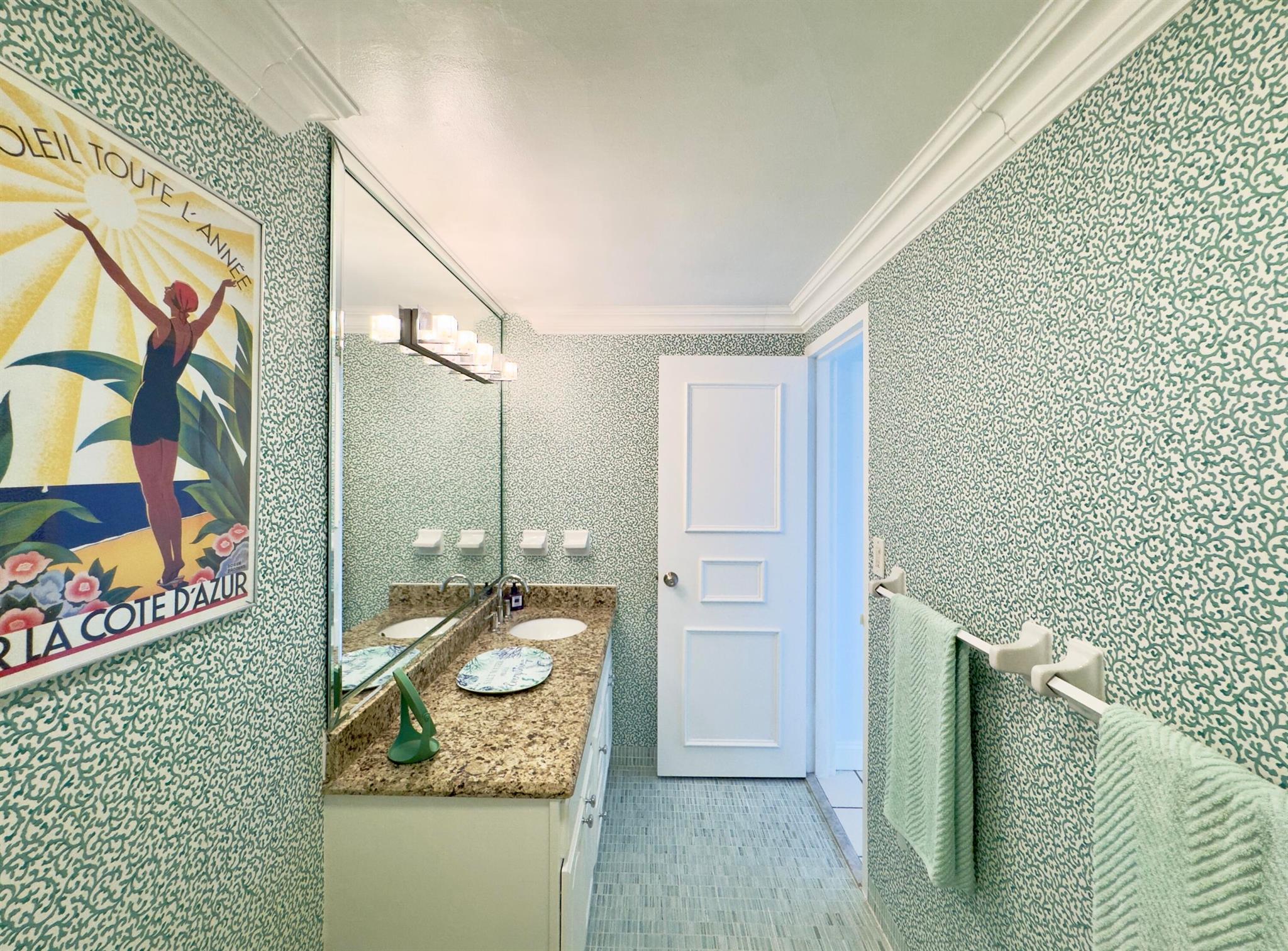 LA FONTANA APTS OF PALM B - Residential Lease