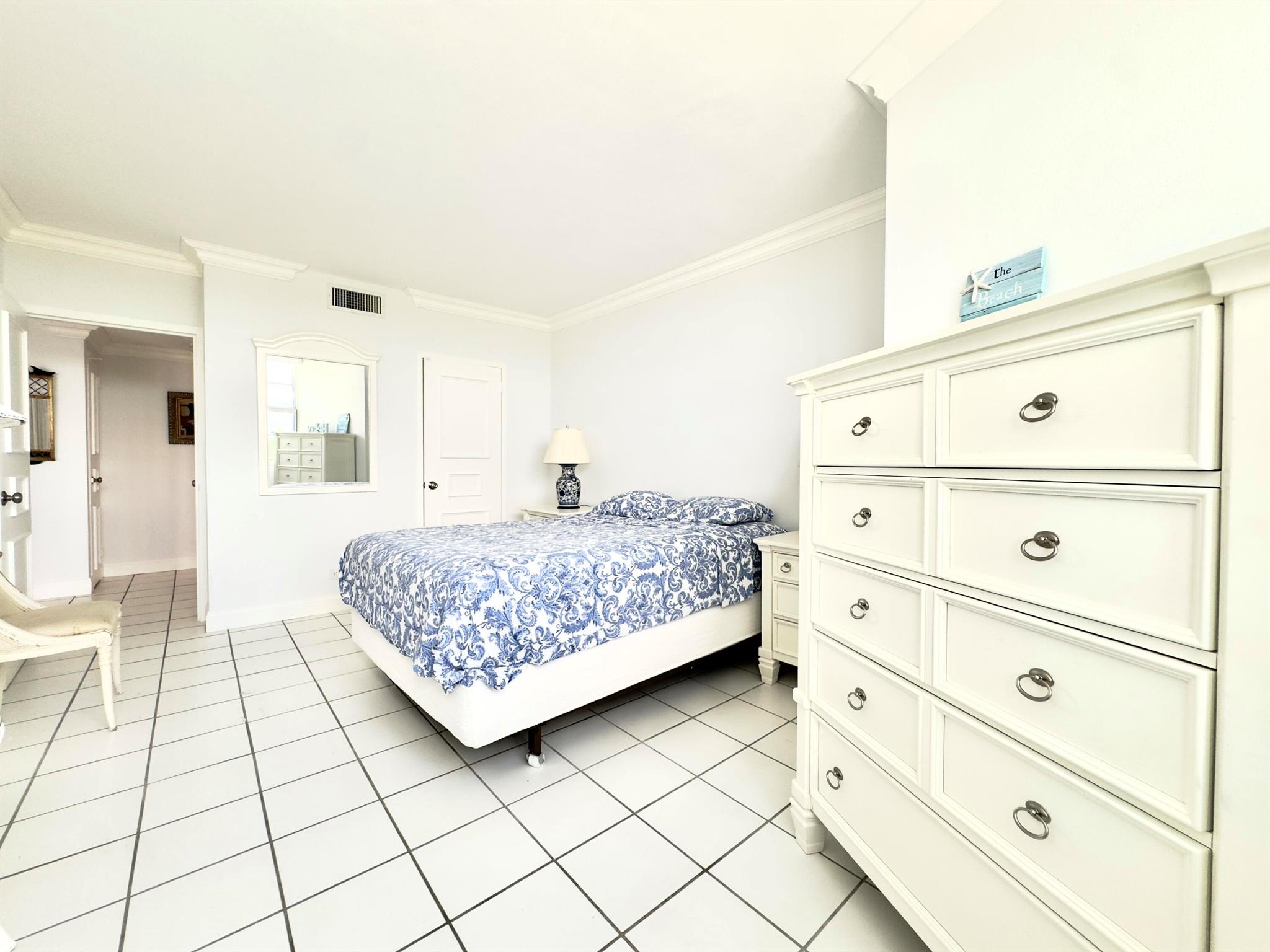 LA FONTANA APTS OF PALM B - Residential Lease