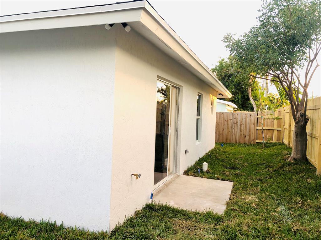 NORTH LAKE WORTH - Residential