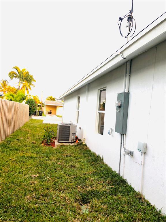 NORTH LAKE WORTH - Residential