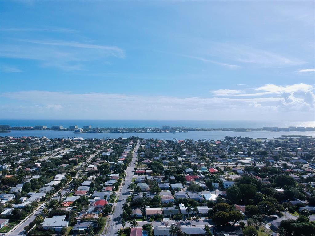 NORTH LAKE WORTH - Residential