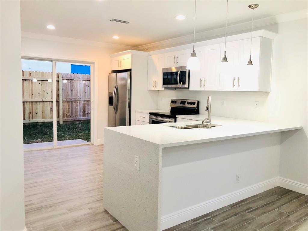 NORTH LAKE WORTH - Residential