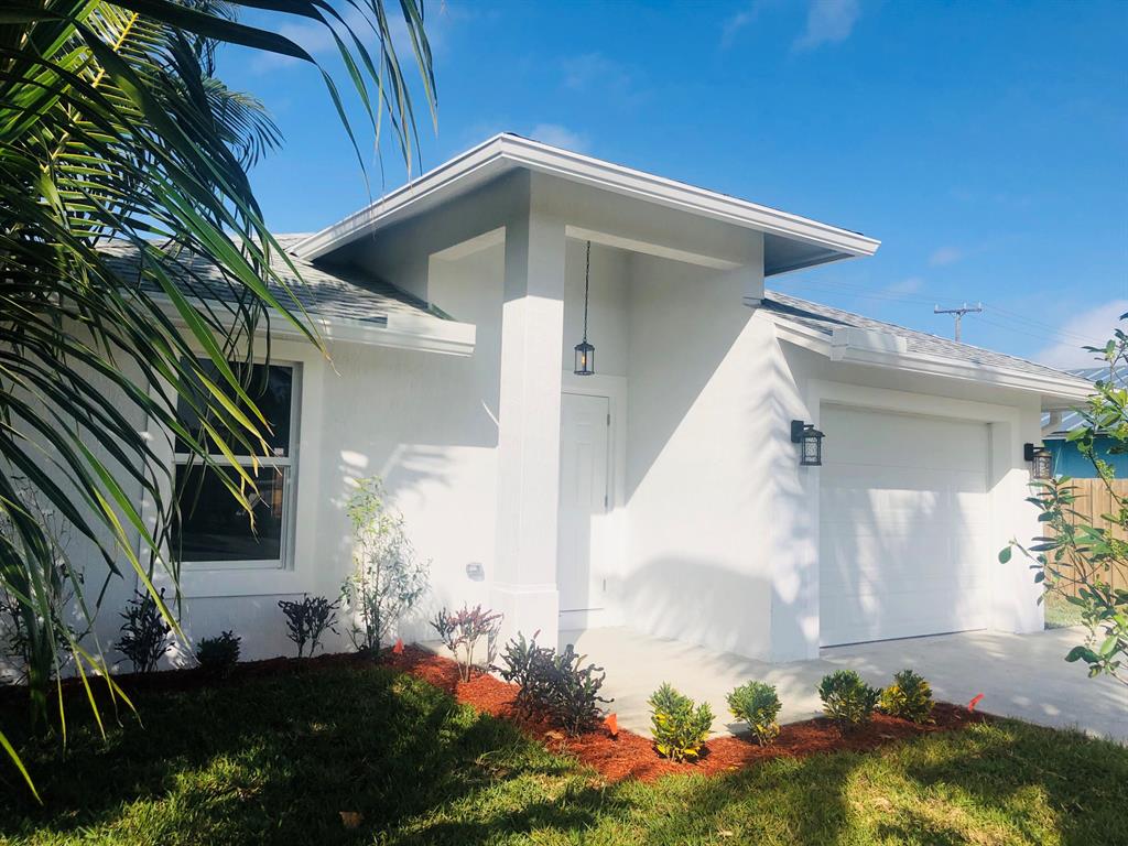 NORTH LAKE WORTH - Residential