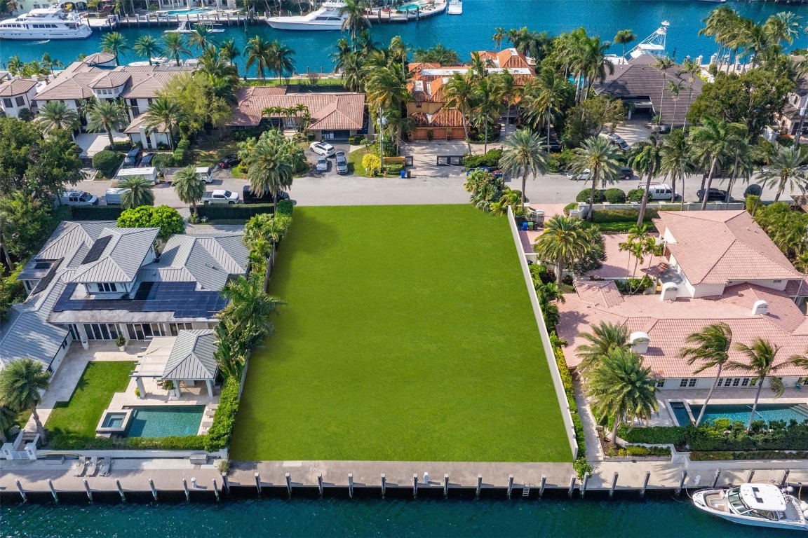 Del Lago Isle 42-2 B - Residential