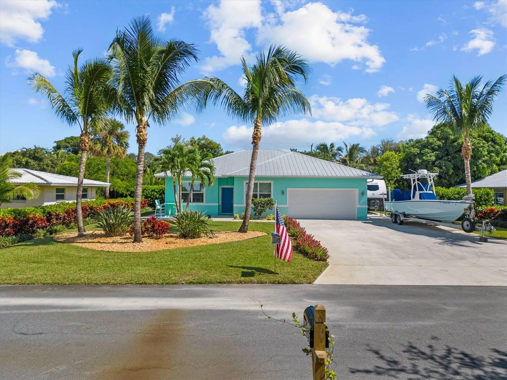 Photo of 201 SE Monterey Avenue, Stuart, FL 34996 (MLS # R10929083)