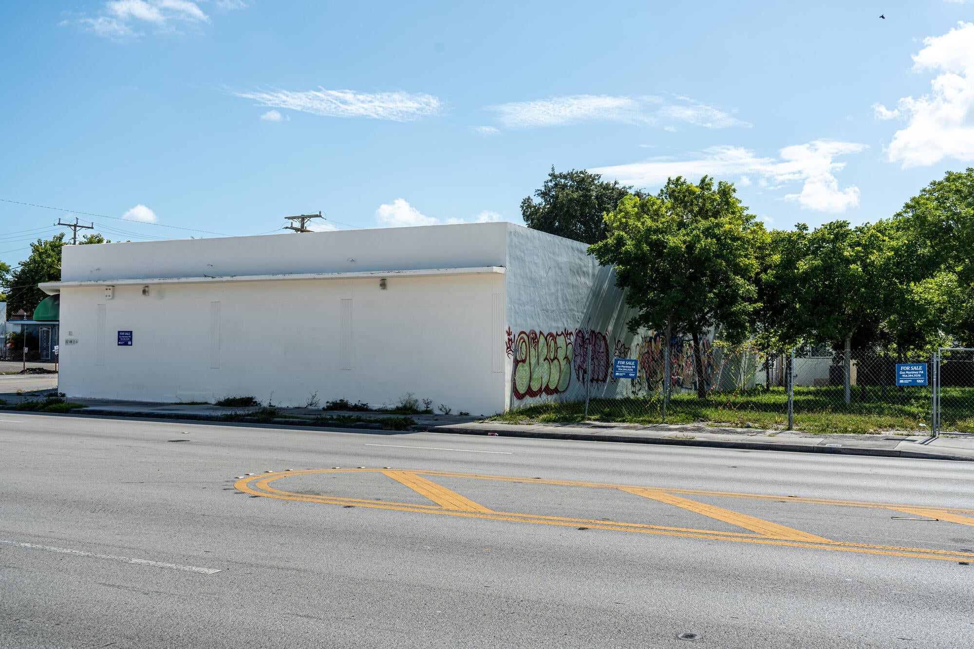 102 NW 22ND Avenue