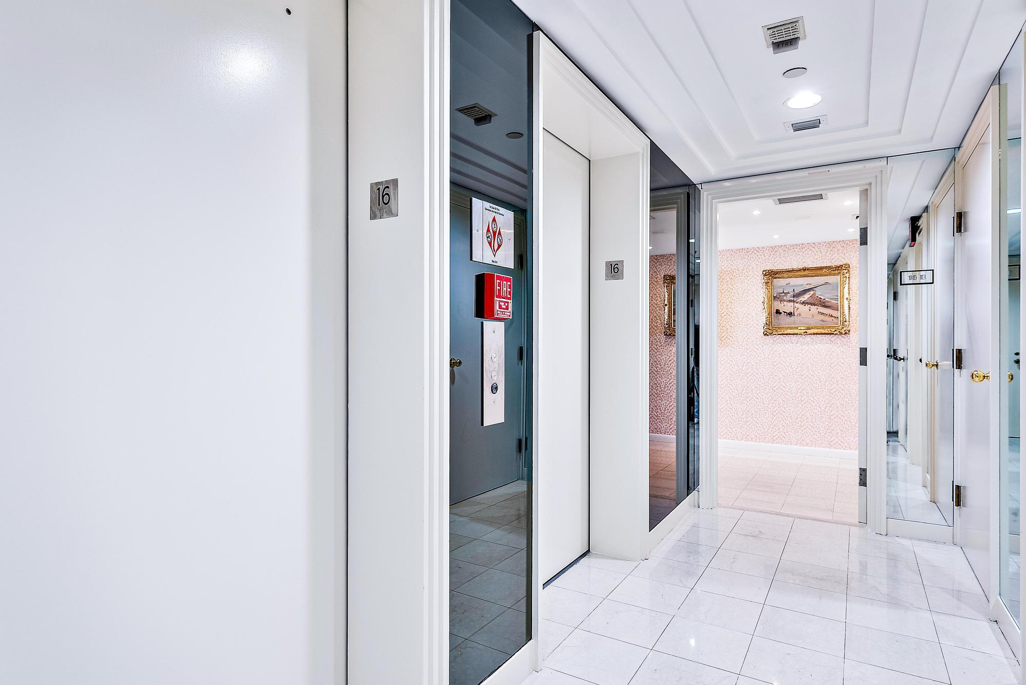 PLAZA OF THE PALM BEACHES - Residential