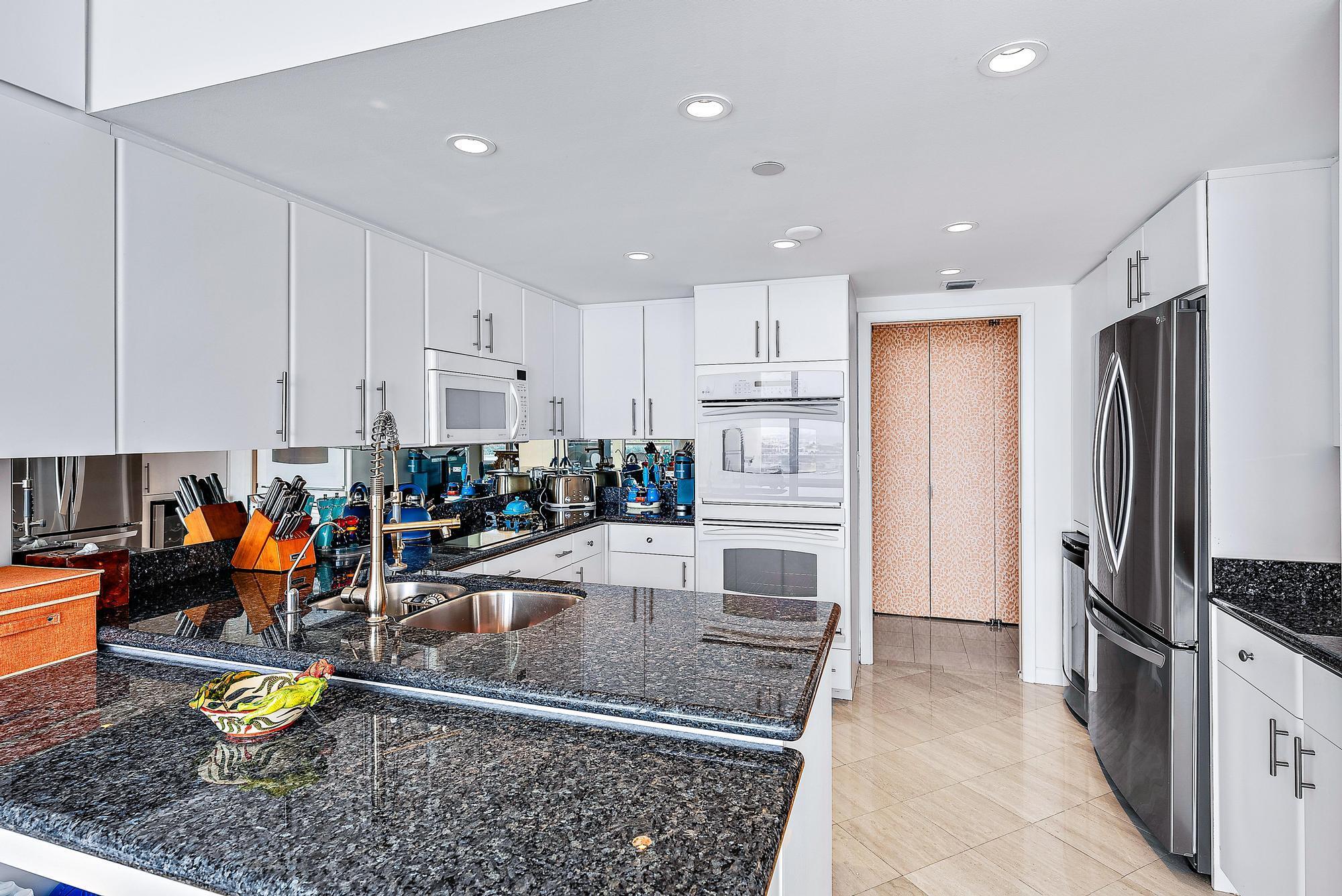 PLAZA OF THE PALM BEACHES - Residential