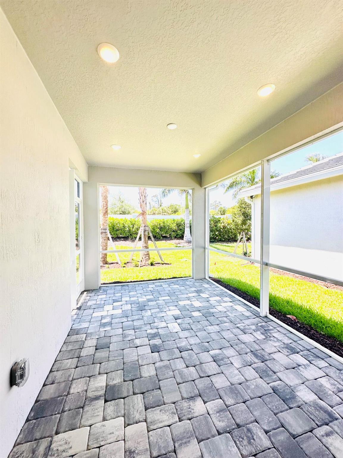 HARBOR ISLE - Residential Lease