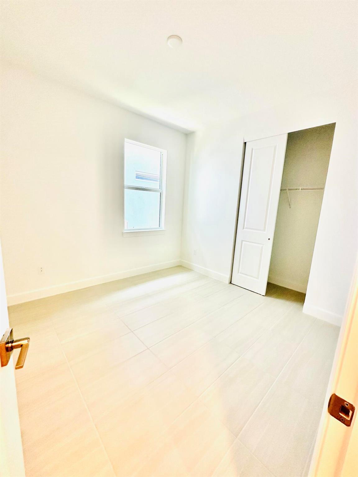 HARBOR ISLE - Residential Lease