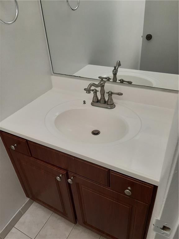 INTERNATIONAL VILLAGE - Residential