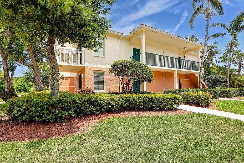 Photo of 9102 W Myrtlewood Circle W, Palm Beach Gardens, FL 33418 (MLS # R10997186)