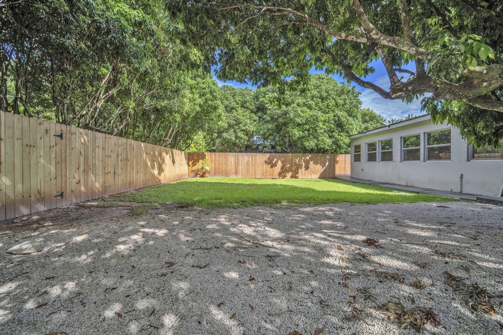 SILVER PALM ESTS PT 1 - Residential Lease