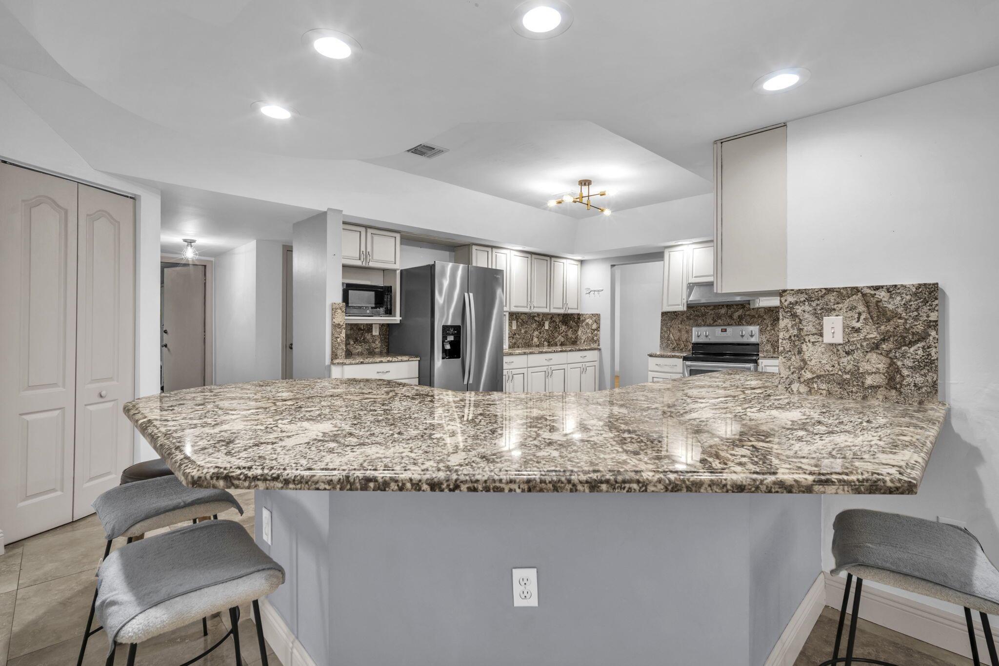 SILVER PALM ESTS PT 1 - Residential Lease