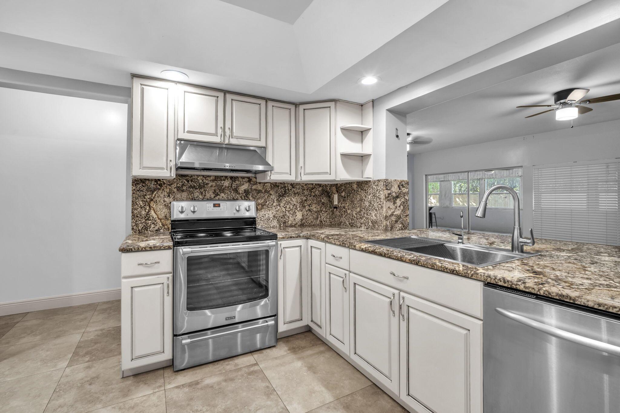 SILVER PALM ESTS PT 1 - Residential Lease