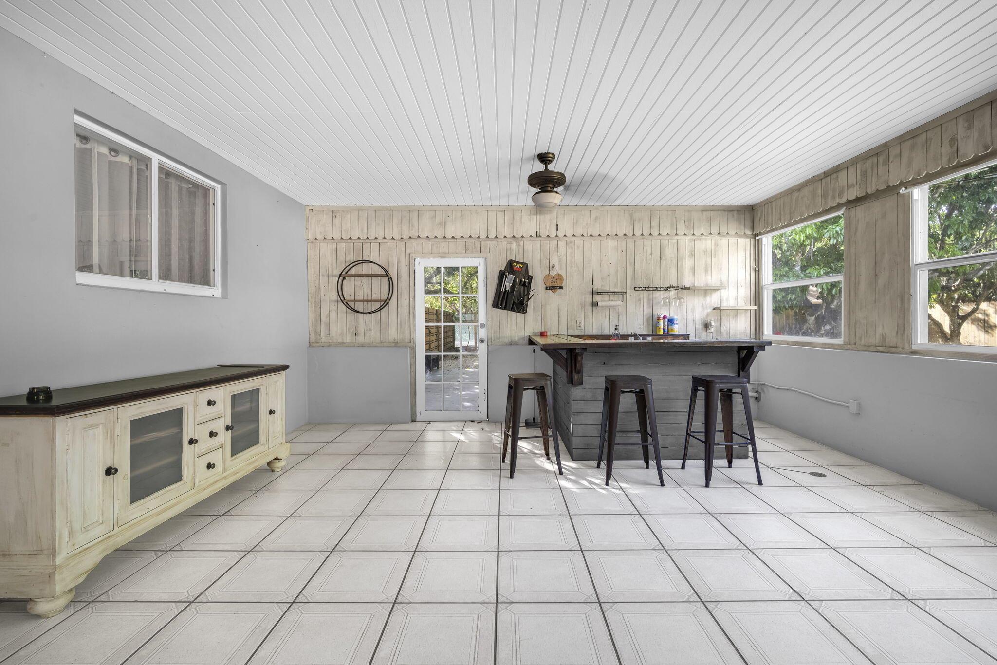 SILVER PALM ESTS PT 1 - Residential Lease