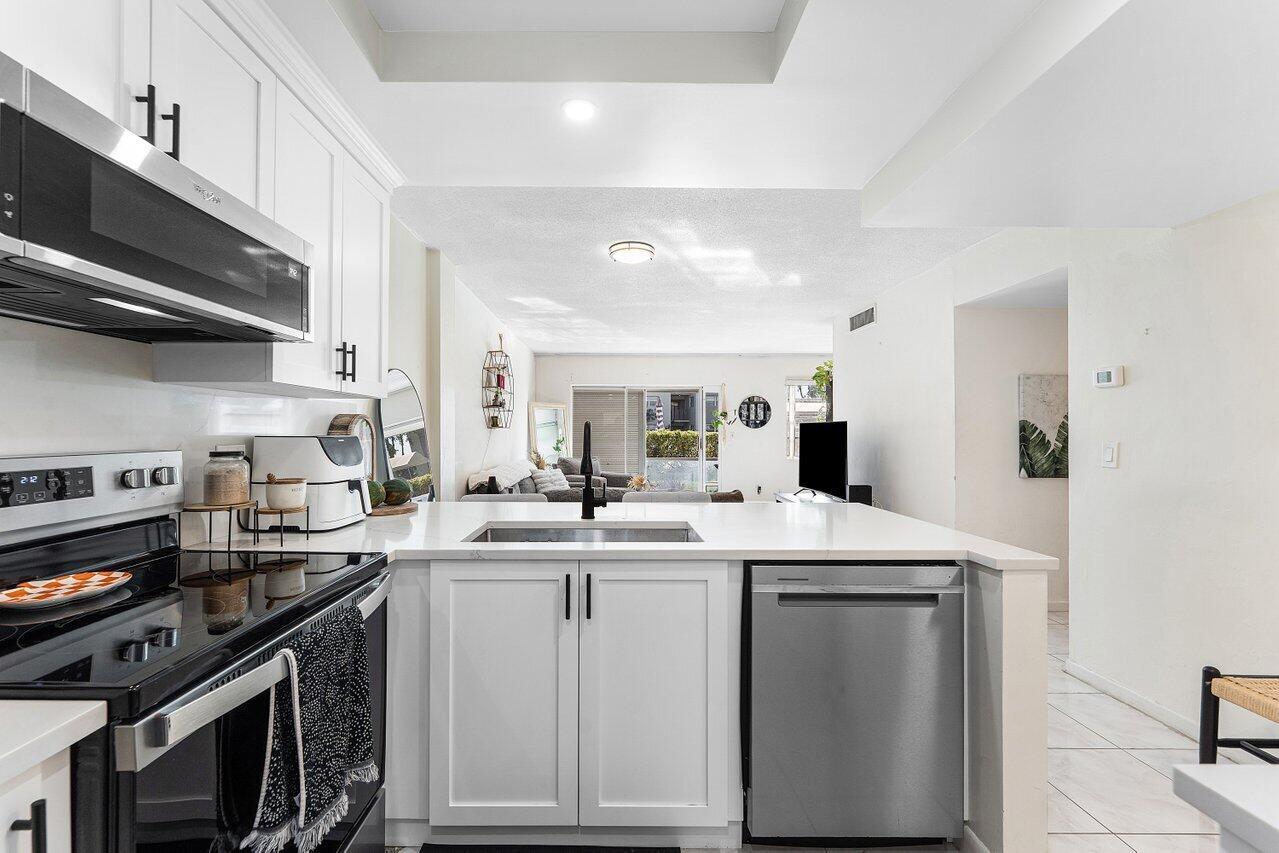 BOCA TEECA CONDOMINIUM UN - Residential