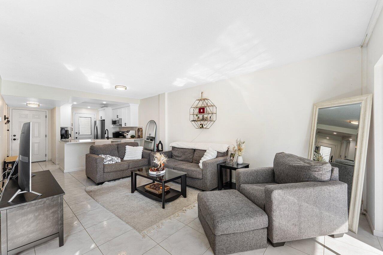 BOCA TEECA CONDOMINIUM UN - Residential