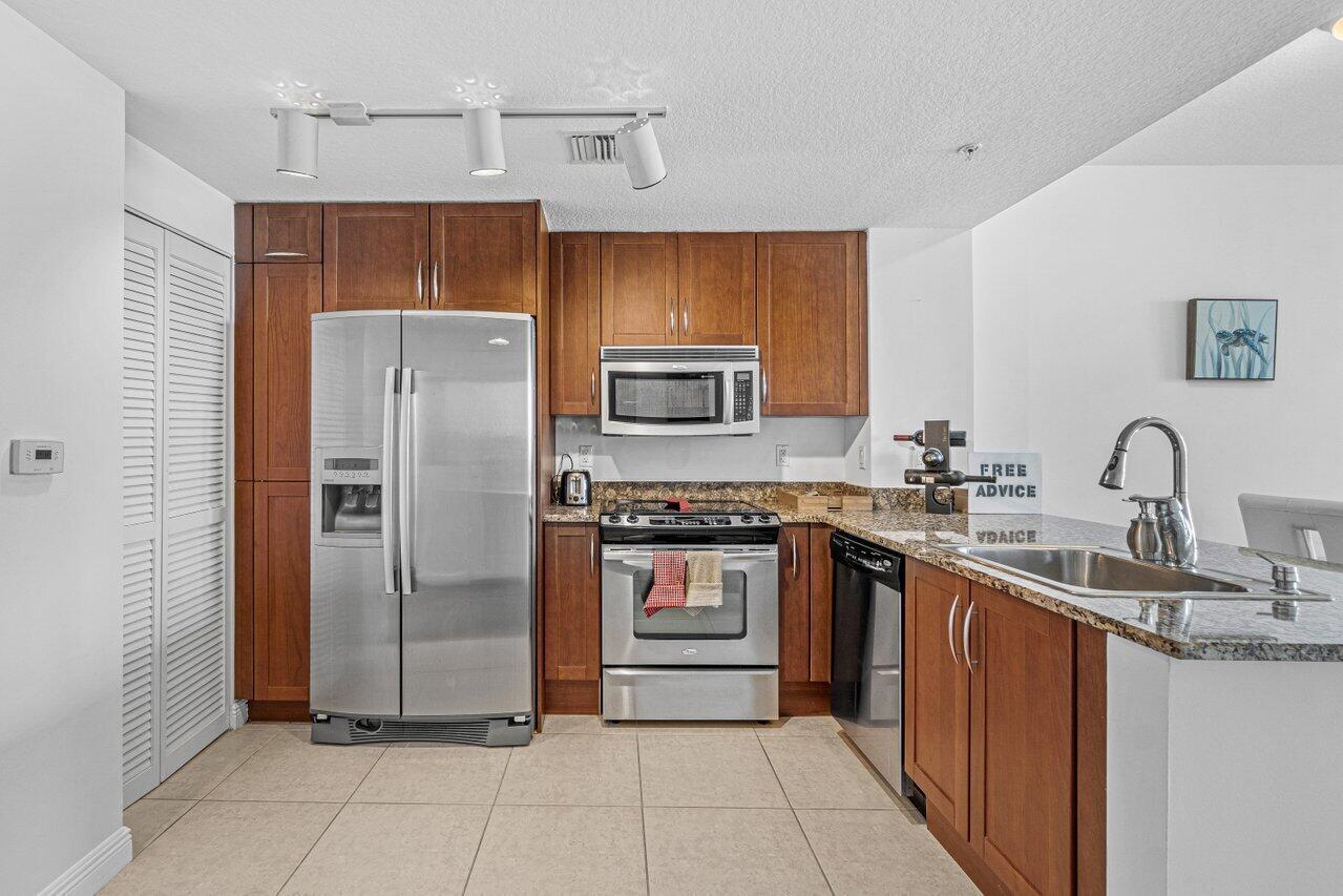 View photos, virtual tours, details... 400 N Federal Highway 413n