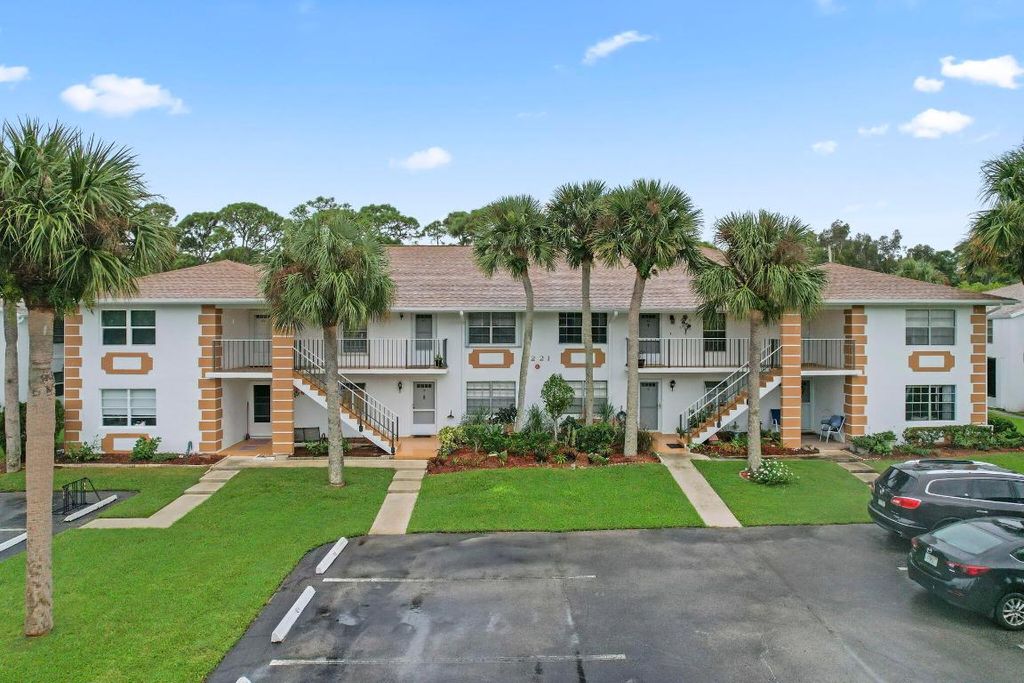 Photo of 1221 S Lakes End Drive #D-1, Fort Pierce, FL 34982 (MLS # R10926847)