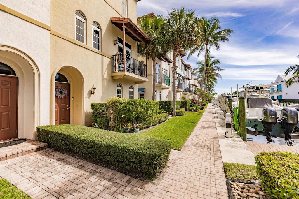 Photo of 820 Virginia Garden Drive, Boynton Beach, FL 33435 (MLS # R11101326)