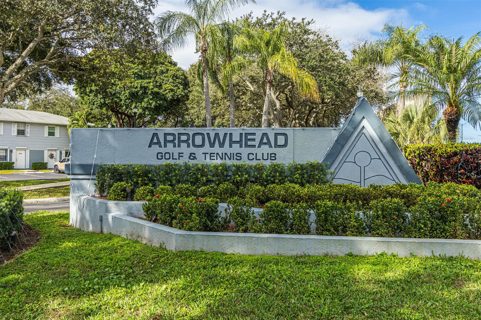 ARROWHEAD GOLF & TENNIS - Residential