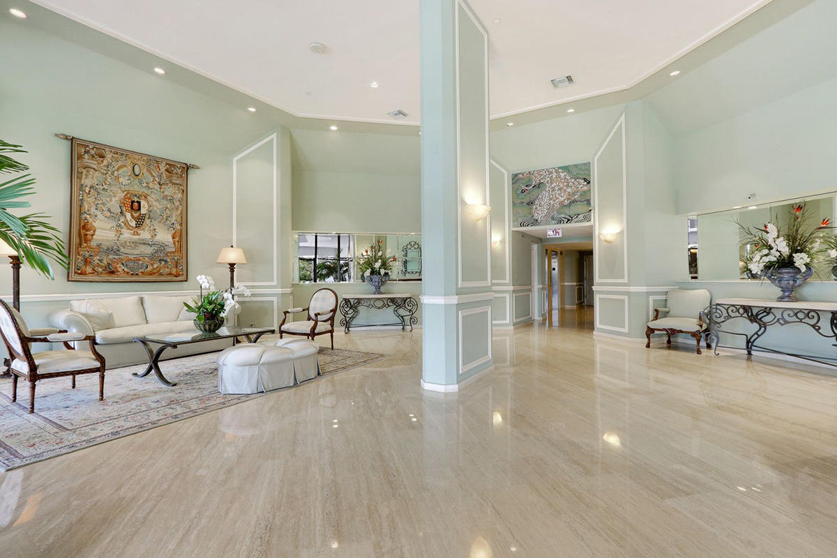 ENCLAVE OF PALM BEACH CON - Residential
