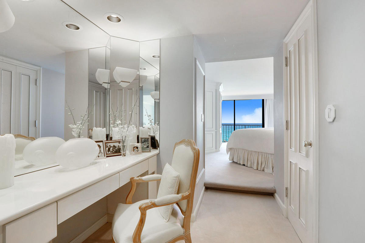 ENCLAVE OF PALM BEACH CON - Residential