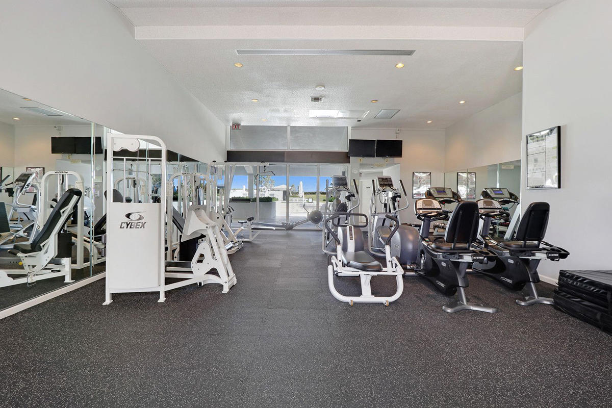 ENCLAVE OF PALM BEACH CON - Residential