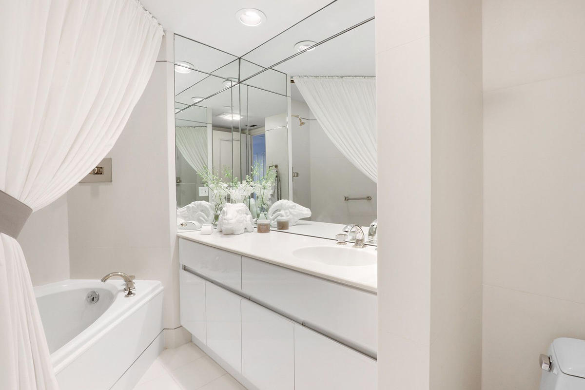 ENCLAVE OF PALM BEACH CON - Residential