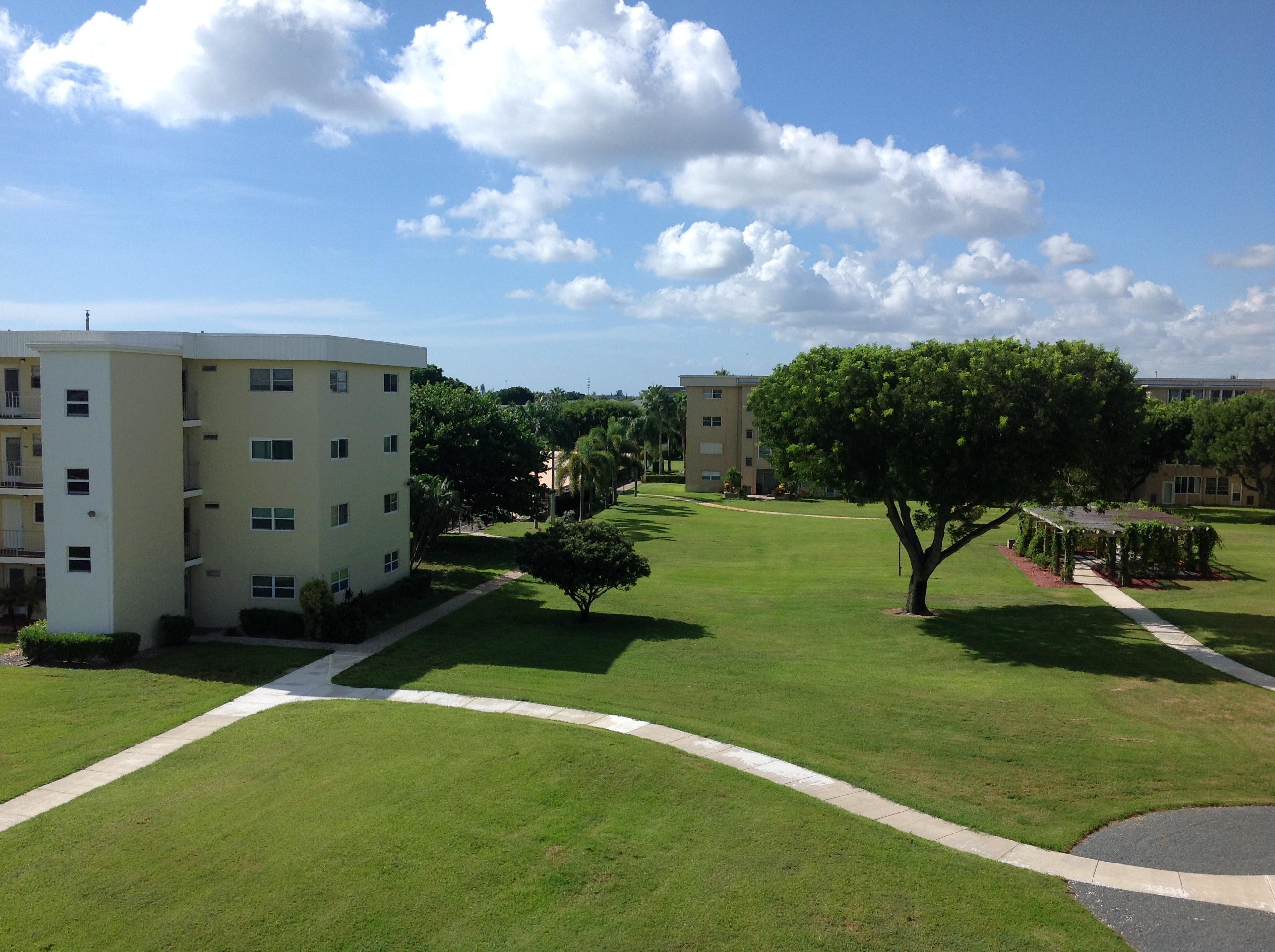 VILLAGE ROYALE ON THE GREEN - Residential Lease