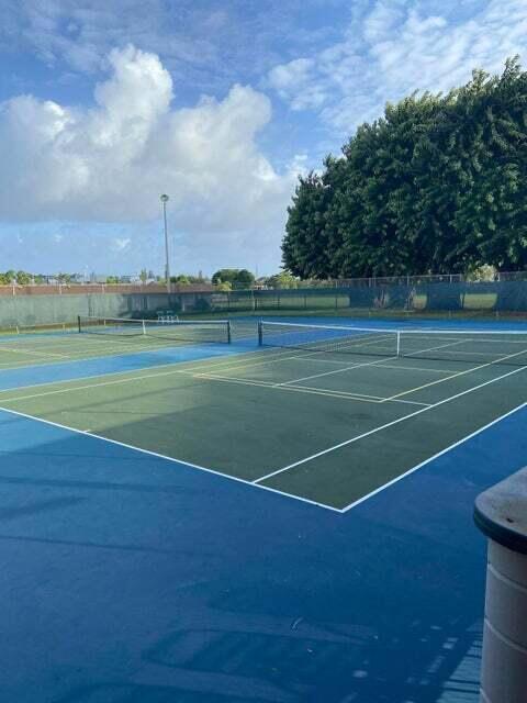 VILLAGE ROYALE ON THE GREEN - Residential Lease