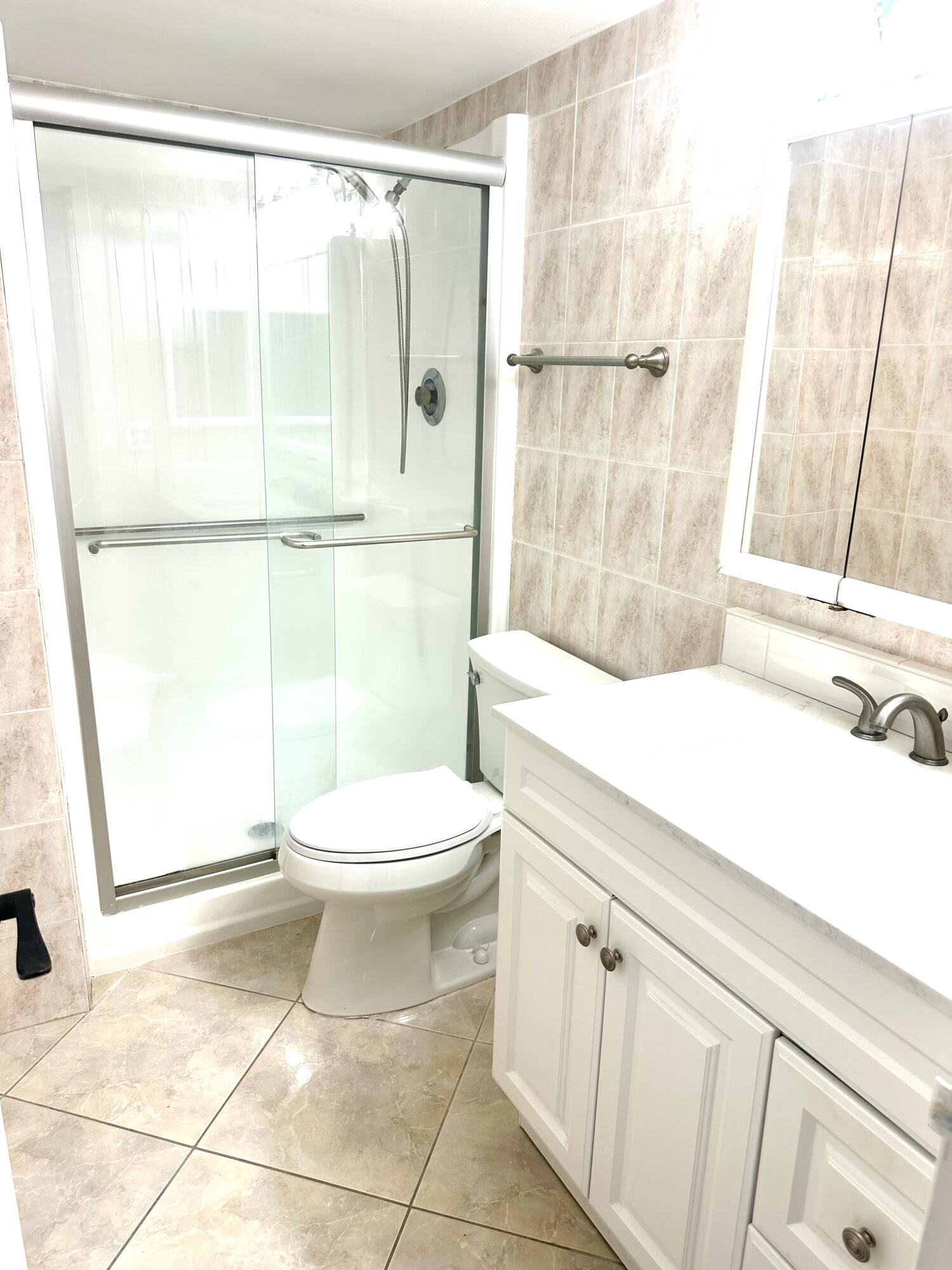 VILLAGE ROYALE ON THE GREEN - Residential Lease