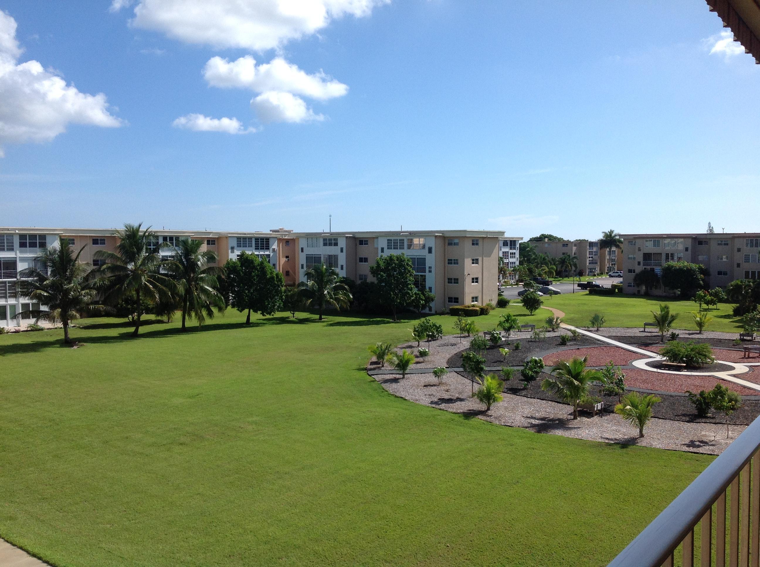 VILLAGE ROYALE ON THE GREEN - Residential Lease