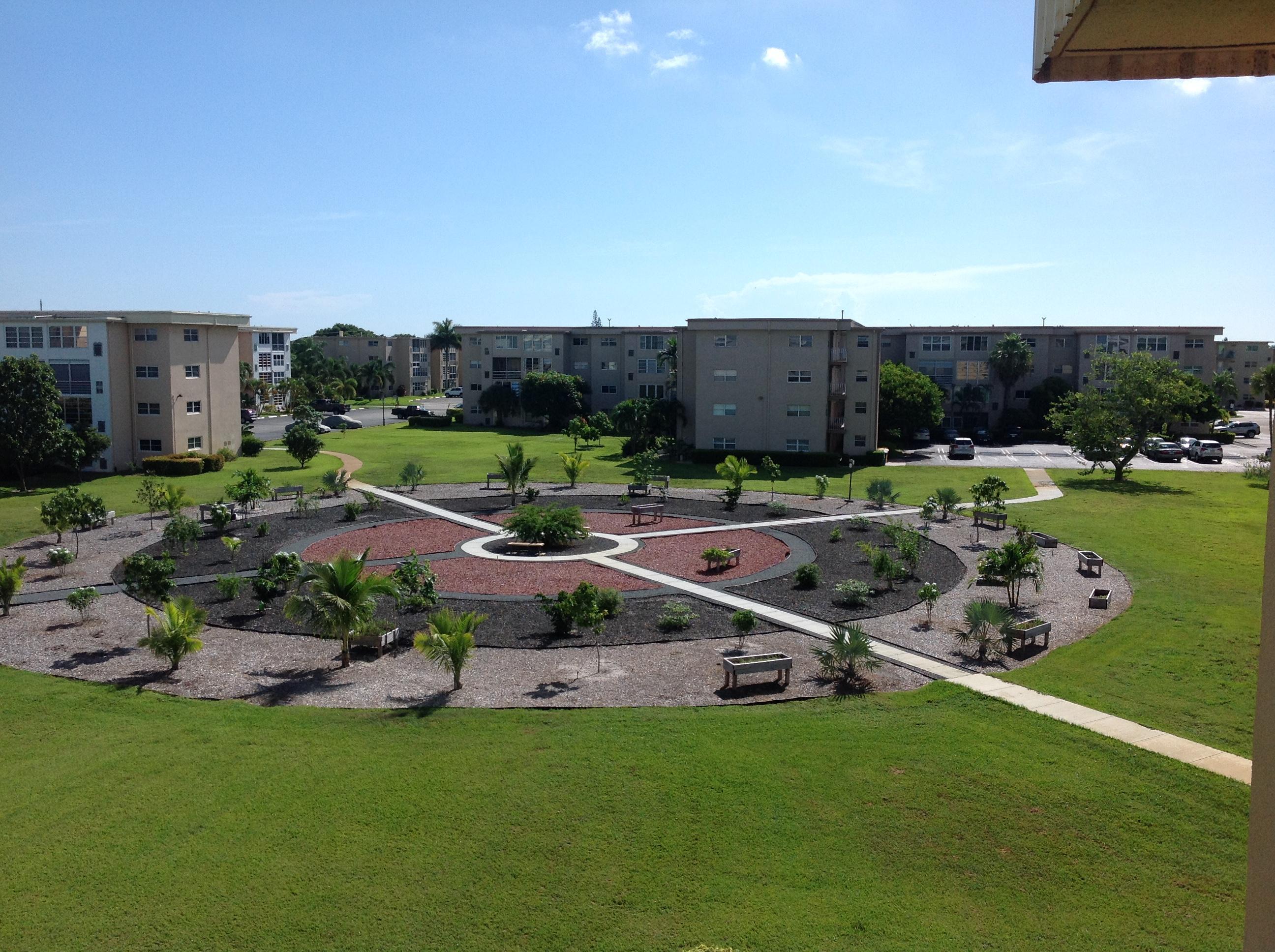 VILLAGE ROYALE ON THE GREEN - Residential Lease