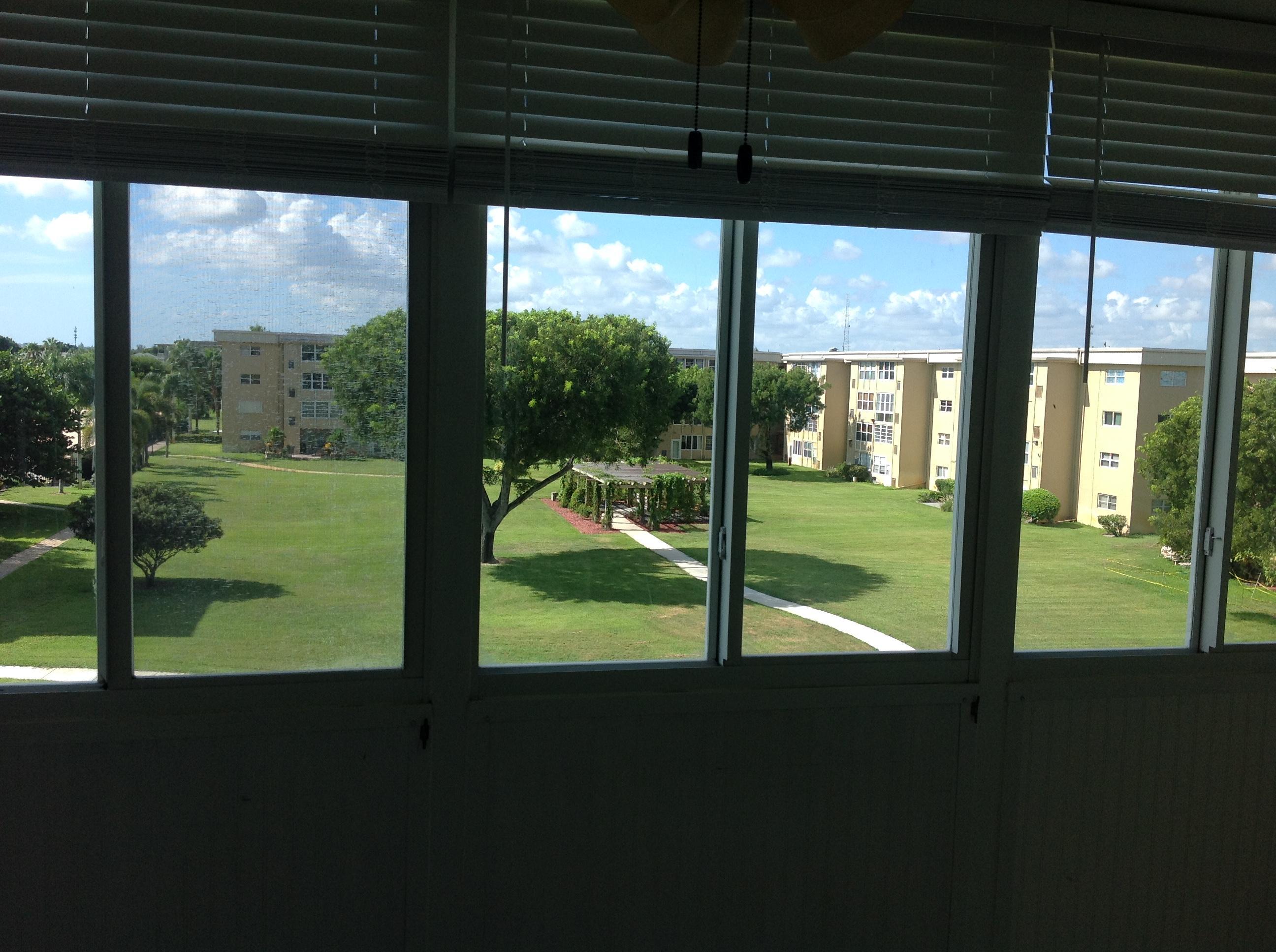 VILLAGE ROYALE ON THE GREEN - Residential Lease