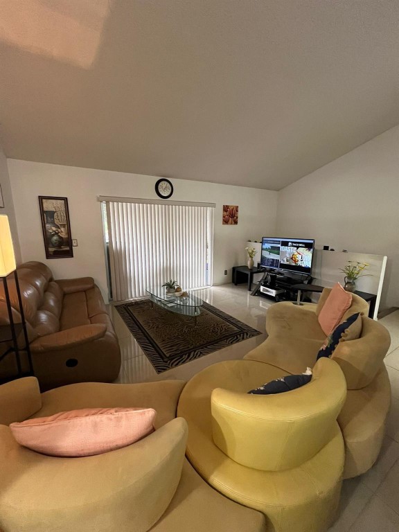 OAKLAND FOREST CLUB - Residential