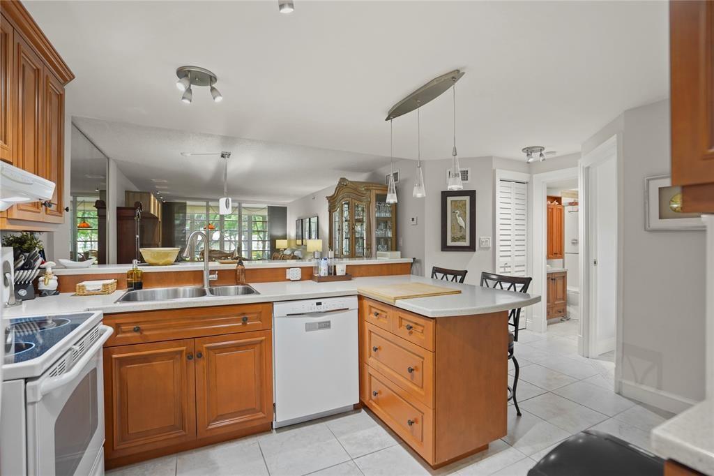 2998 NW 48th Terr 220