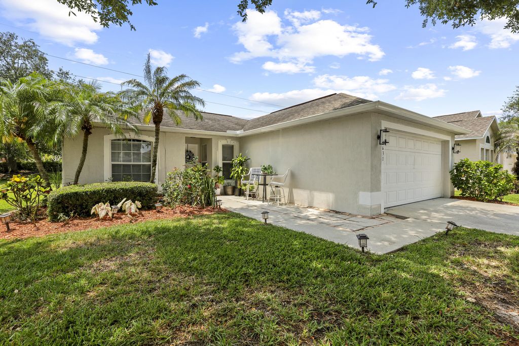 Photo of 2631 SW 12th Sq Square SW, Vero Beach, FL 32968 (MLS # B26024806)