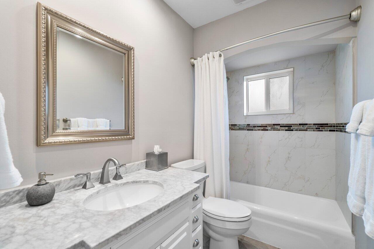 BOCA RATON SQUARE 17 - Residential Lease