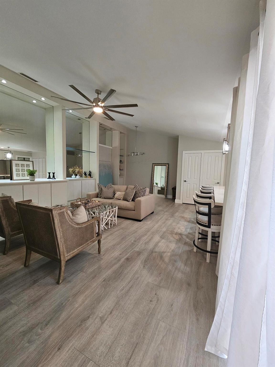 LAKE CATHERINE - Residential