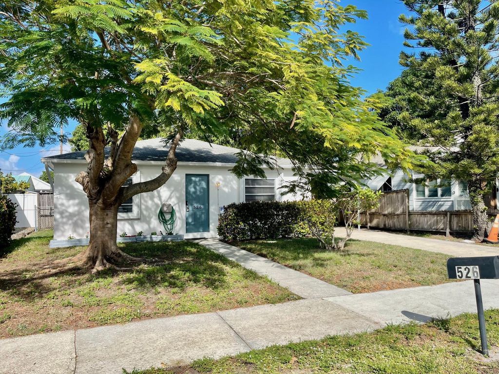 Photo of 526 Worthmore Drive, Lake Worth Beach, FL 33460 (MLS # R11147596)