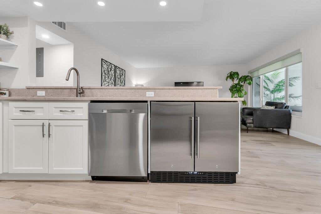 Photo of 4848 NE 23RD Avenue #8A, Fort Lauderdale, FL 33308 (MLS # B26069228)