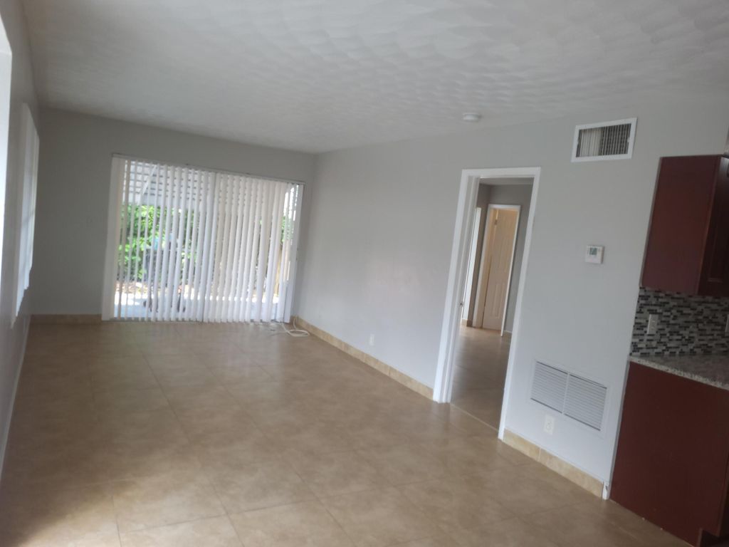 Photo of 1011 NE 8th Avenue #5, Fort Lauderdale, FL 33304 (MLS # B26004386)