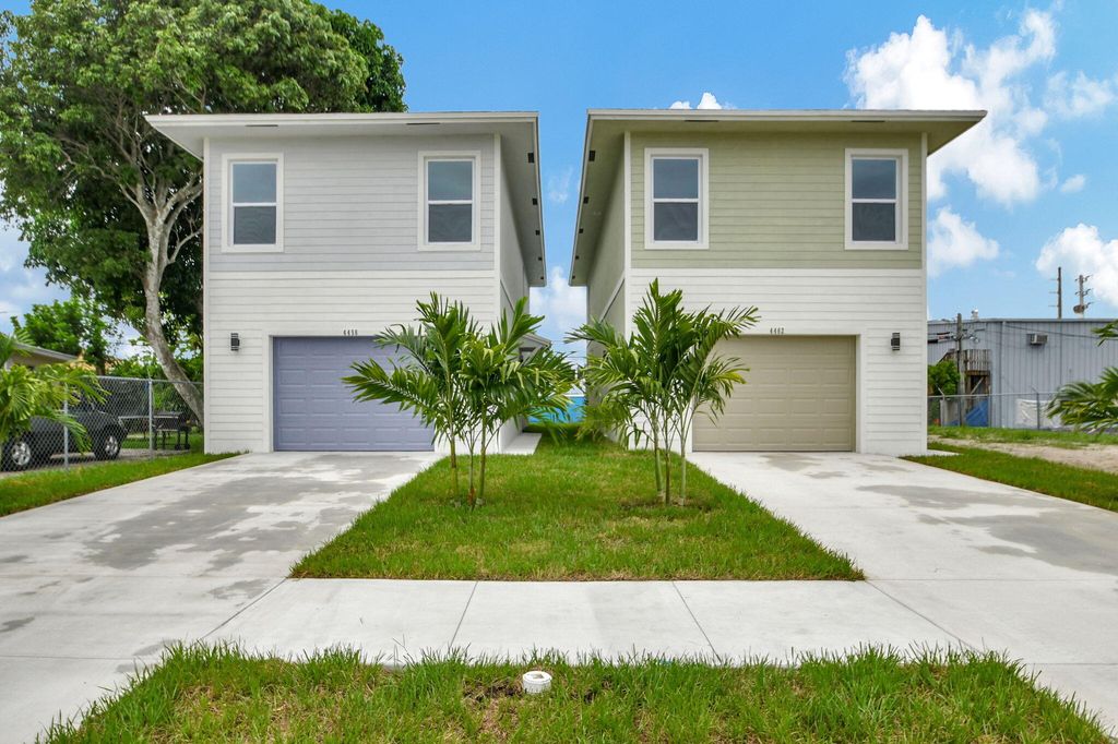 Photo of 4456 Clinton Boulevard, Lake Worth, FL 33461 (MLS # R11025174)
