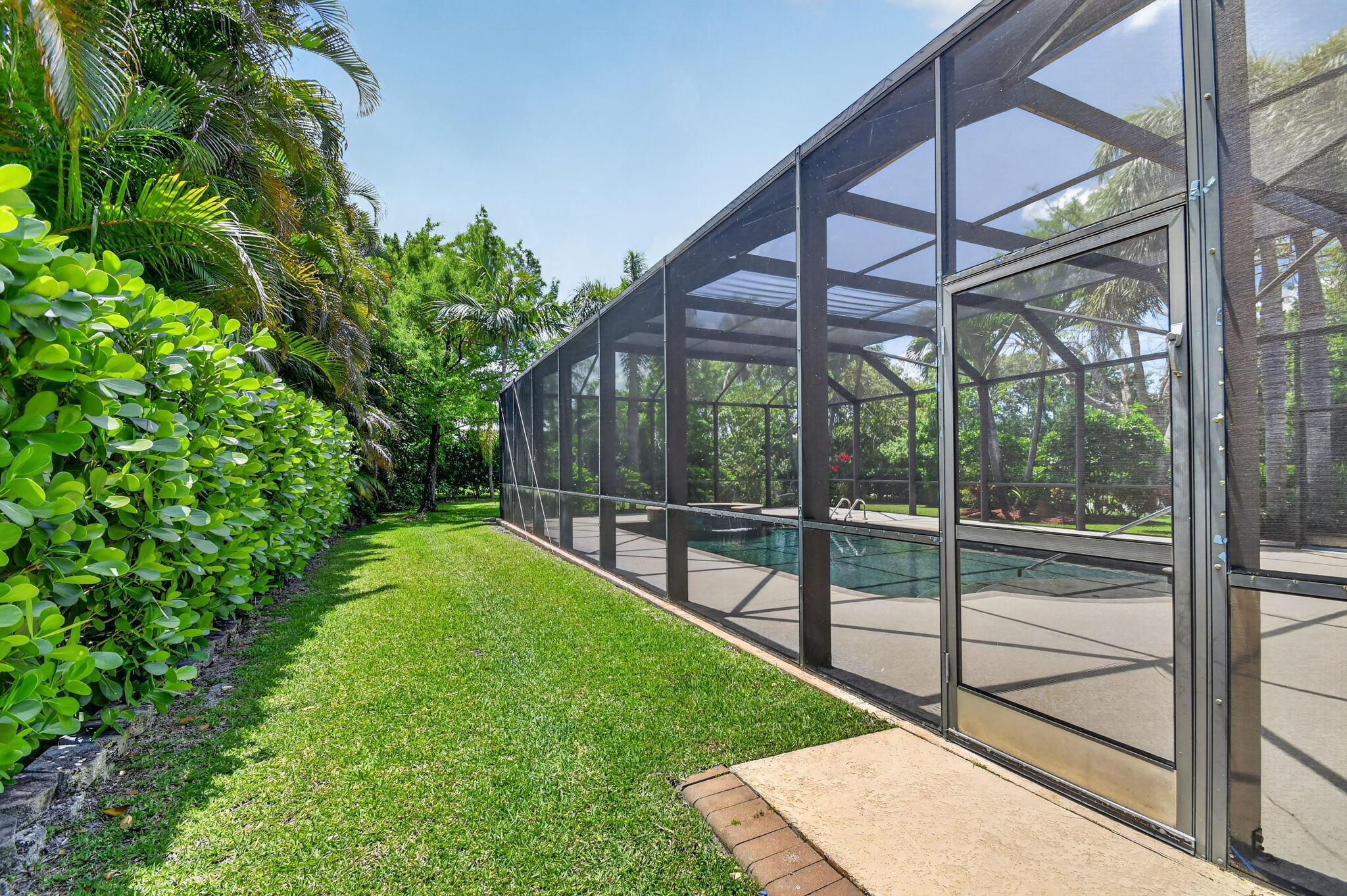 LEGEND LAKE ESTATES - Residential