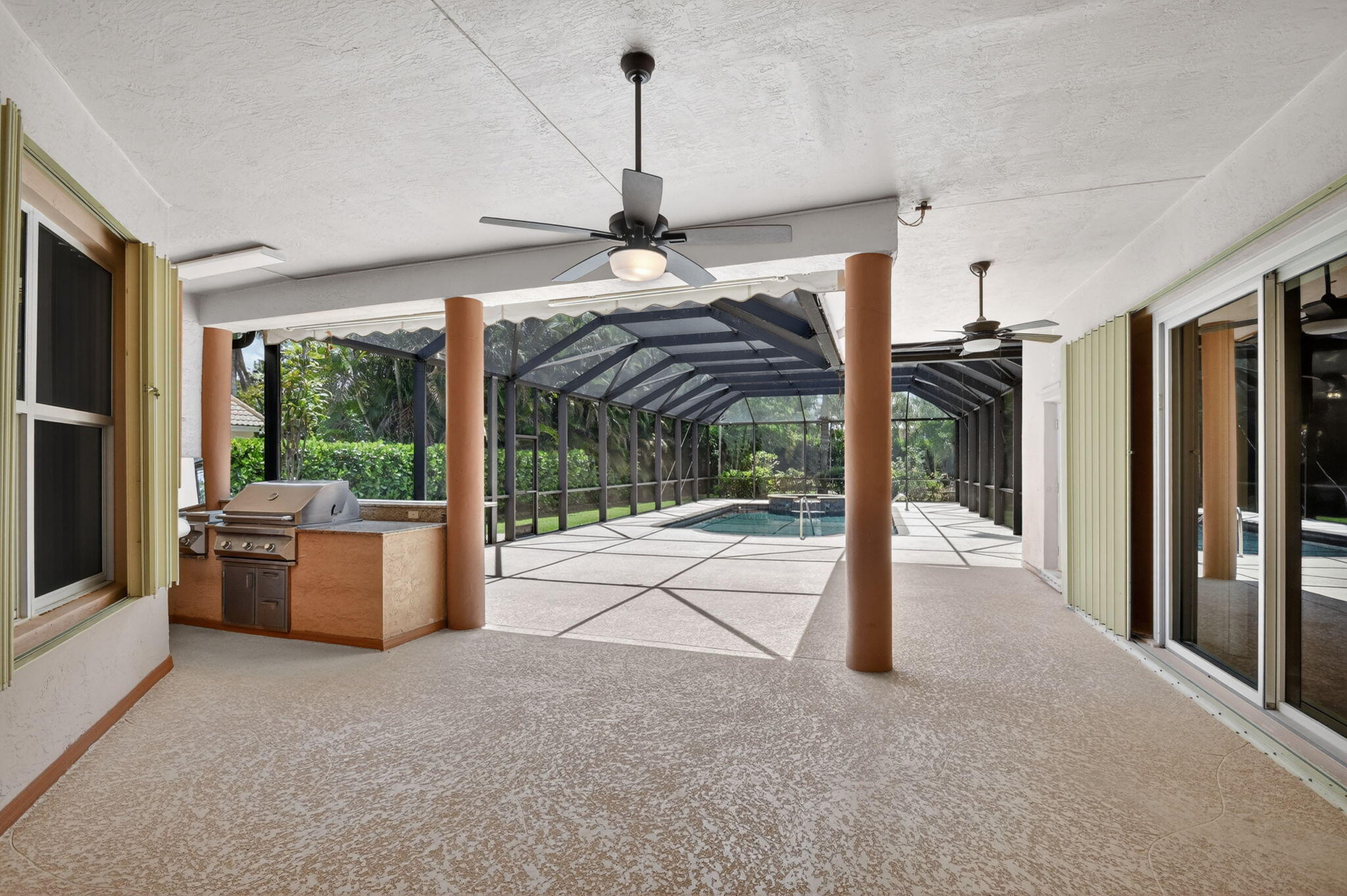 LEGEND LAKE ESTATES - Residential