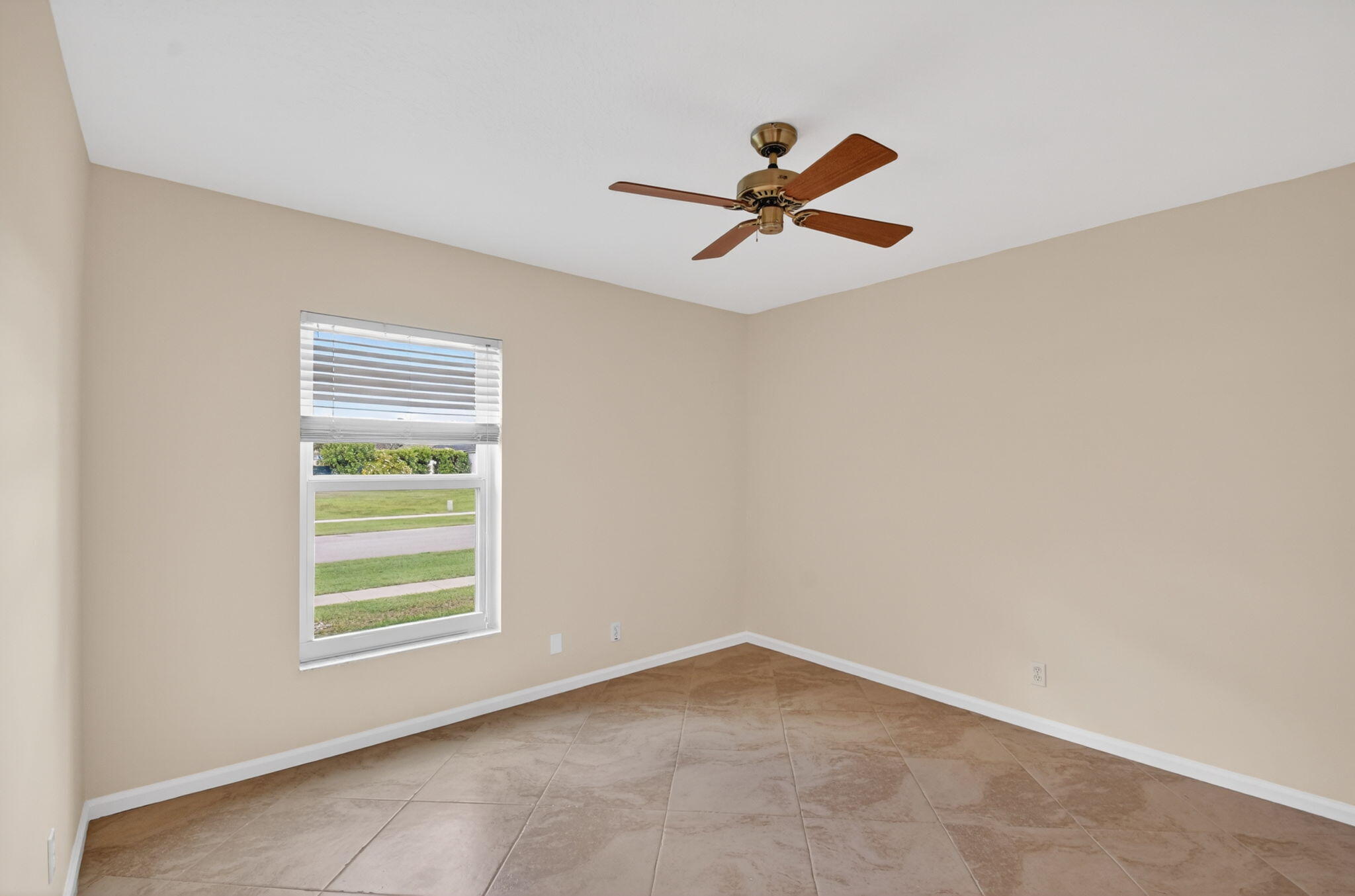 LEGEND LAKE ESTATES - Residential